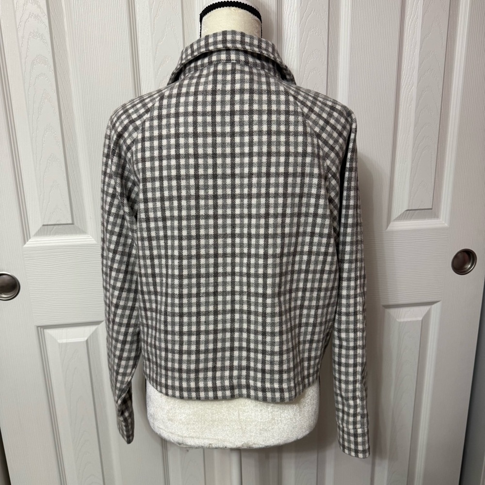 2/$30 Sadie & Sage Gray & White Checkered Cropped Snap Up Jacket Sz. M #2246 - Picture 4 of 7
